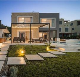 Beachfront Villa with Pool and Sea Views on Ciovo island near Trogir, Sleeps 8